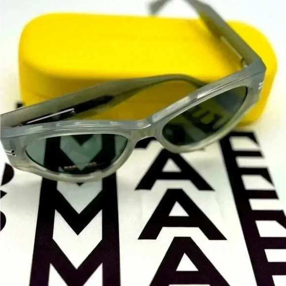 Brand New with Case, Marc Jacob’s Sunglasses - Picture 1 of 9